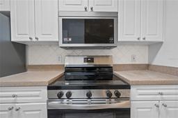 Picture of 18001 Richmond Place Drive Unit 511, Tampa, FL 33647