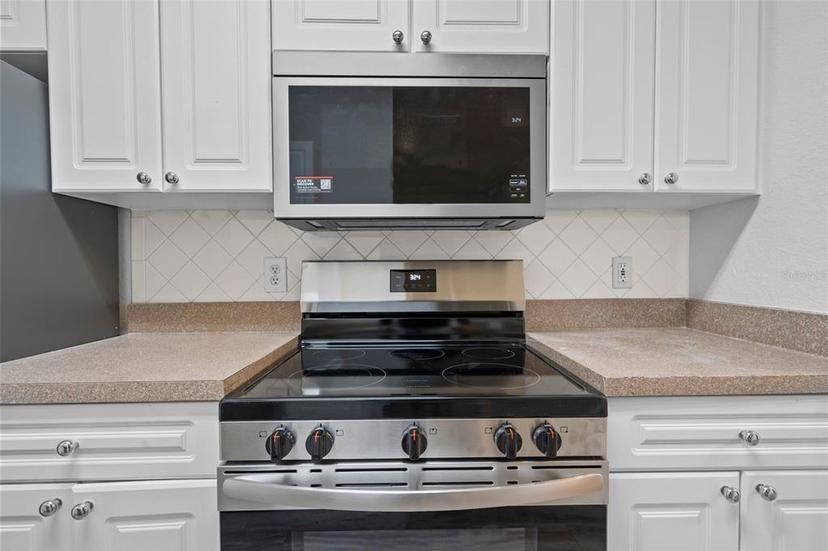 Picture of 18001 Richmond Place Drive Unit 511, Tampa FL 33647
