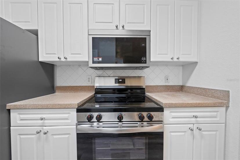 Picture of 18001 Richmond Place Drive Unit 511, Tampa FL 33647