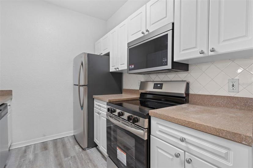 Picture of 18001 Richmond Place Drive Unit 511, Tampa FL 33647