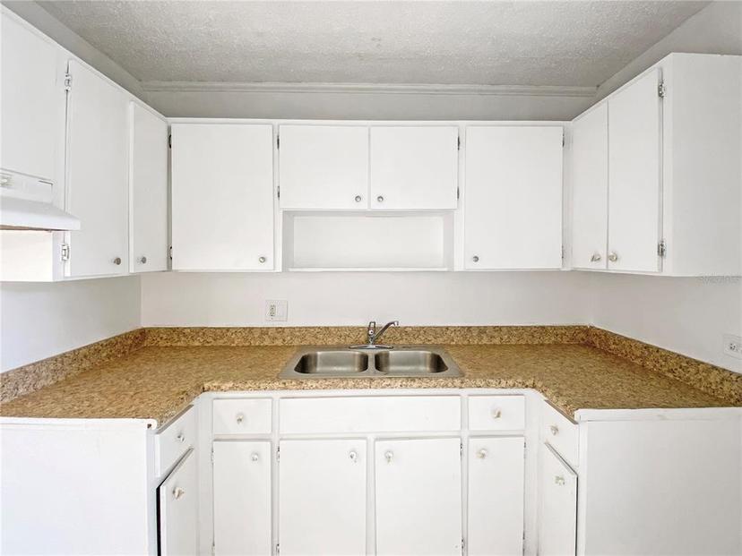Picture of 914 SW 8Th Avenue Unit 19, Gainesville FL 32601