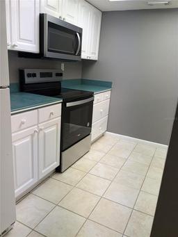 Picture of 1625 Sunny Brook Lane Ne Unit G201, Palm Bay, FL 32905