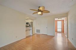 Picture of 1026 Bird Bay Way Unit 276, Venice, FL 34285