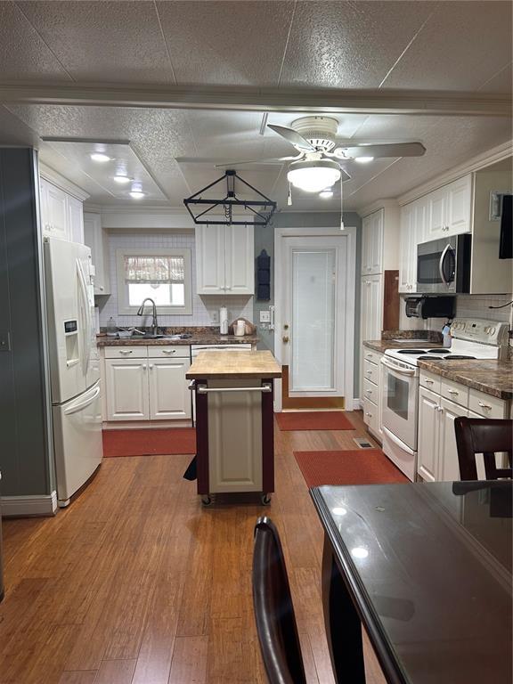 Picture of 34323 Island Drive, Leesburg FL 34788