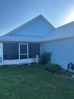 Picture of 104 Turtle Run, Umatilla, FL 32784