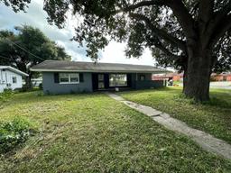 Picture of 100 Stevenson Road, Winter Haven, FL 33884