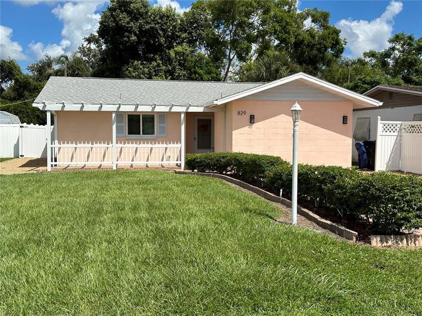 Picture of 829 Pineland Avenue, Venice FL 34285