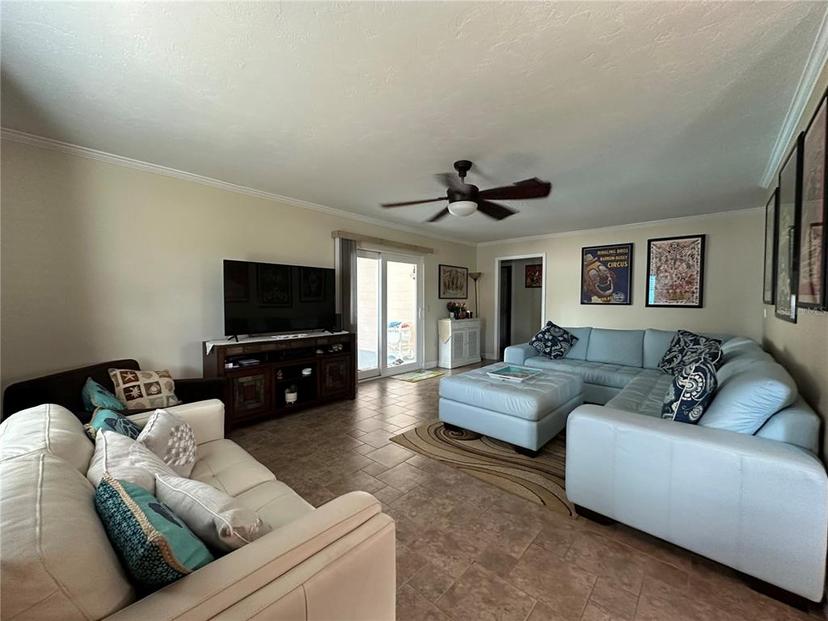 Picture of 829 Pineland Avenue, Venice FL 34285