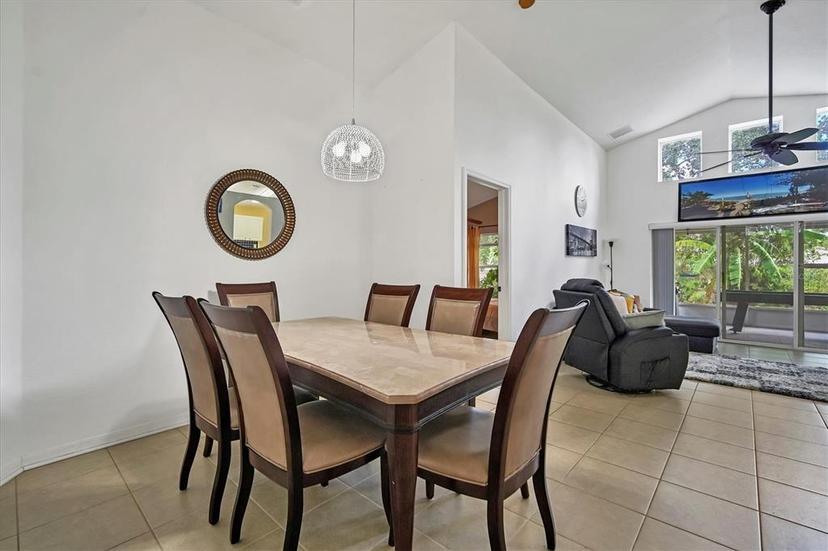 Picture of 1122 Vinetree Drive, Brandon FL 33510