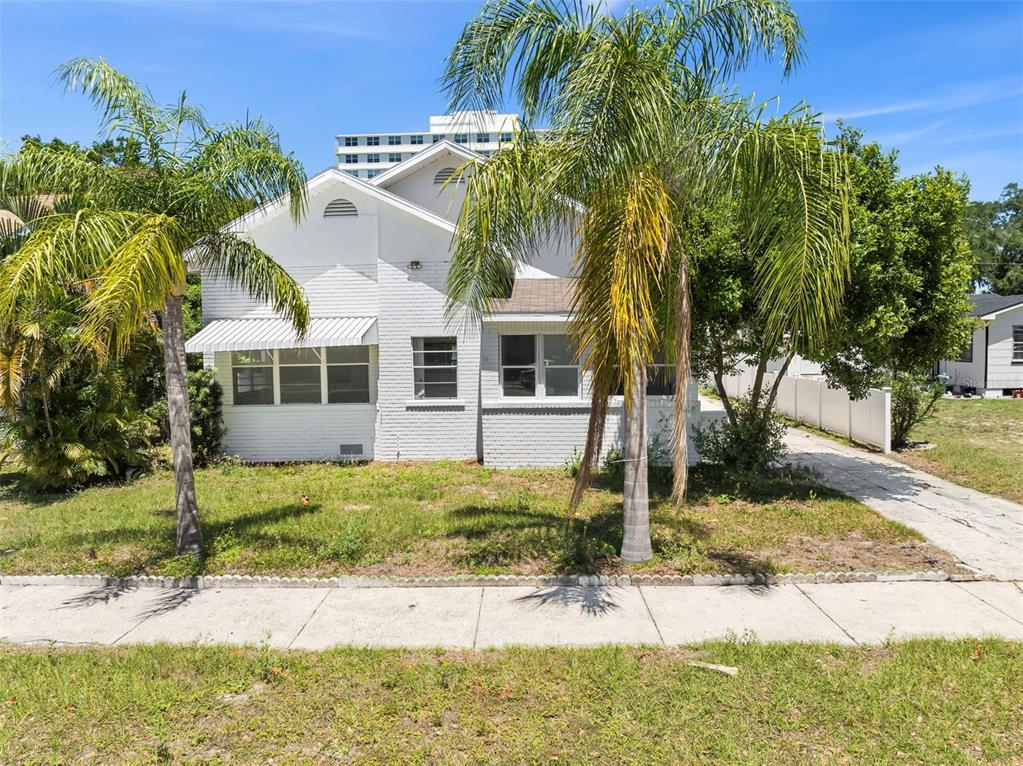 Picture of 751 Avenue B Sw, Winter Haven, FL 33880