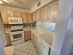 Picture of 6322 Palma Del Mar Boulevard S Unit 215, St Petersburg, FL 33715
