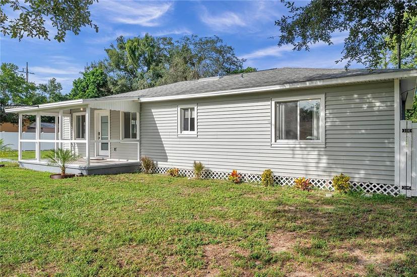 Picture of 12304 N Oakleaf Avenue, Tampa FL 33612