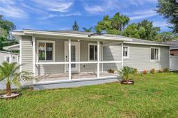 Picture of 12304 N Oakleaf Avenue, Tampa, FL 33612
