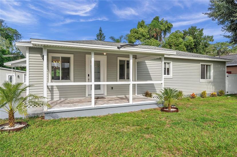 Picture of 12304 N Oakleaf Avenue, Tampa FL 33612