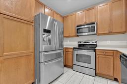 Picture of 2514 Grand Central Parkway Unit 2, Orlando, FL 32839