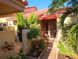 Picture of 5027 Kestral Park Drive Unit 64, Sarasota, FL 34231