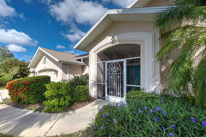 Picture of 466 Lake Of The Woods Drive, Venice FL 34293
