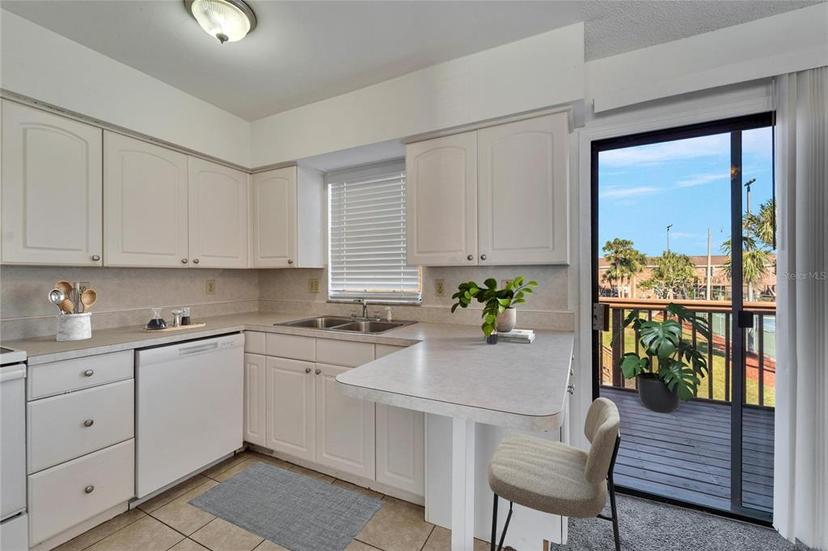 Picture of 1920 E Edgewood Drive Unit A4, Lakeland FL 33803