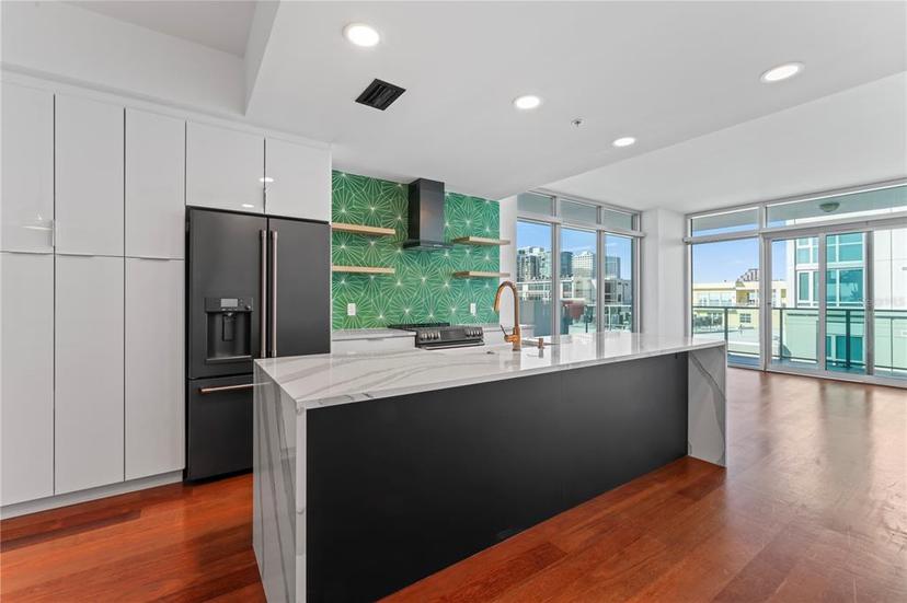 Picture of 912 Channelside Drive Unit 2607, Tampa FL 33602
