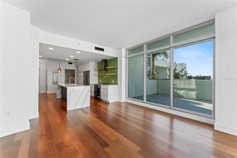 Picture of 912 Channelside Drive Unit 2607, Tampa FL 33602