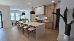 Picture of 559 W Davis Boulevard, Tampa, FL 33606