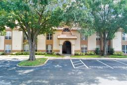 Picture of 4611 Gate Place Unit H-203, Orlando, FL 32811