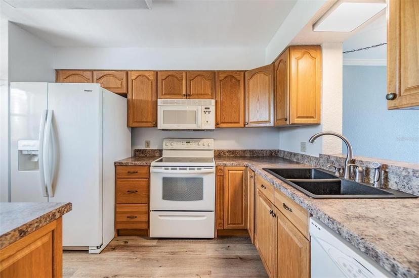 Picture of 900 Cove Cay Drive Unit 4B, Clearwater FL 33760