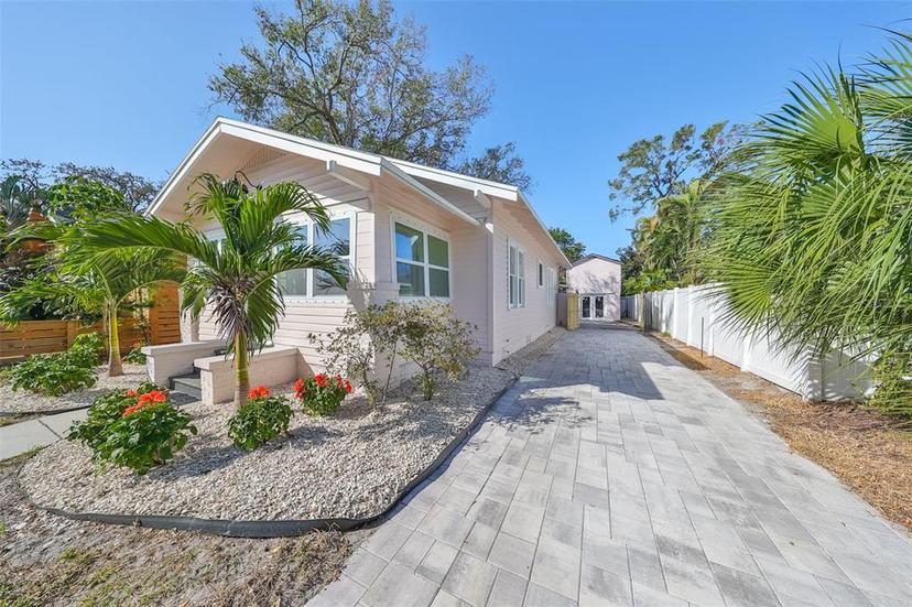 Picture of 440 22Nd Street N, St Petersburg FL 33713