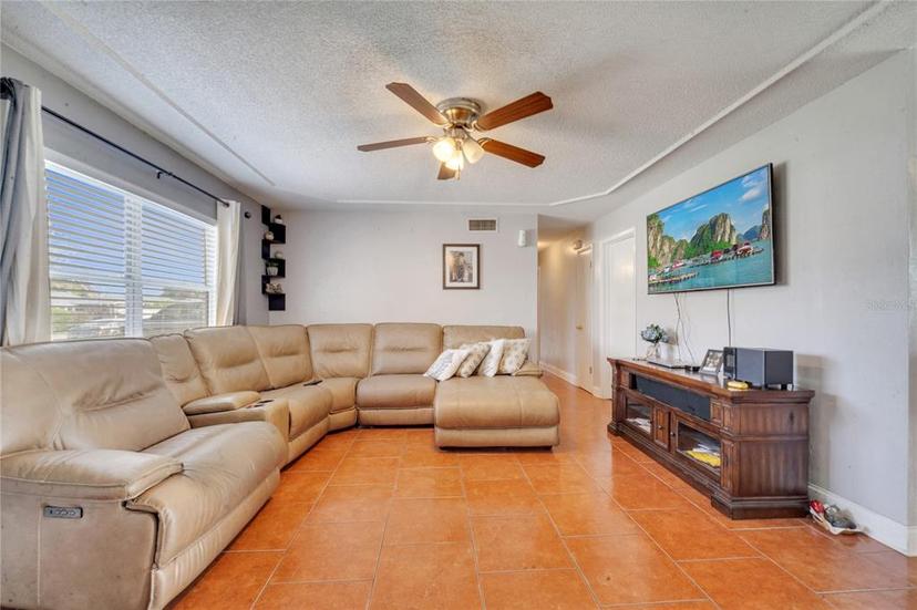 Picture of 8116 Powell Drive, Orlando FL 32822