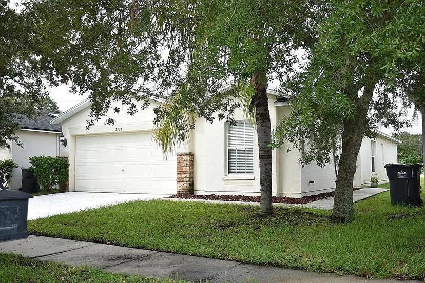Picture of 7934 Carriage Pointe Drive, Gibsonton FL 33534