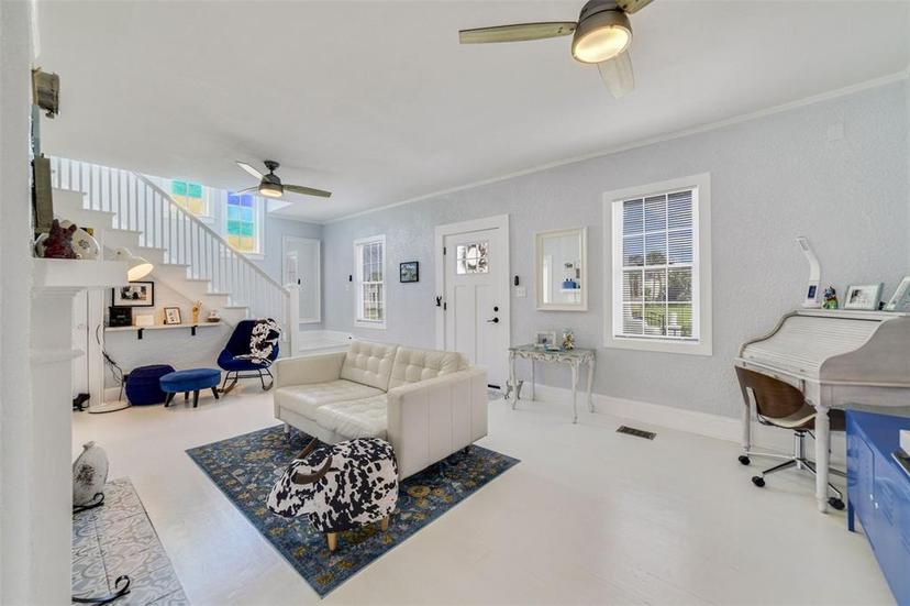 Picture of 424 Pelican Avenue, Daytona Beach FL 32118