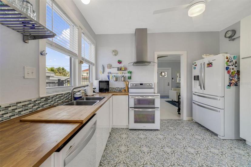 Picture of 424 Pelican Avenue, Daytona Beach FL 32118