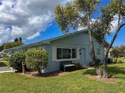 Picture of 216 Gloucester Boulevard Unit 216, Sun City Center, FL 33573
