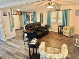 Picture of 11157 102Nd Way Unit 213, Largo, FL 33773