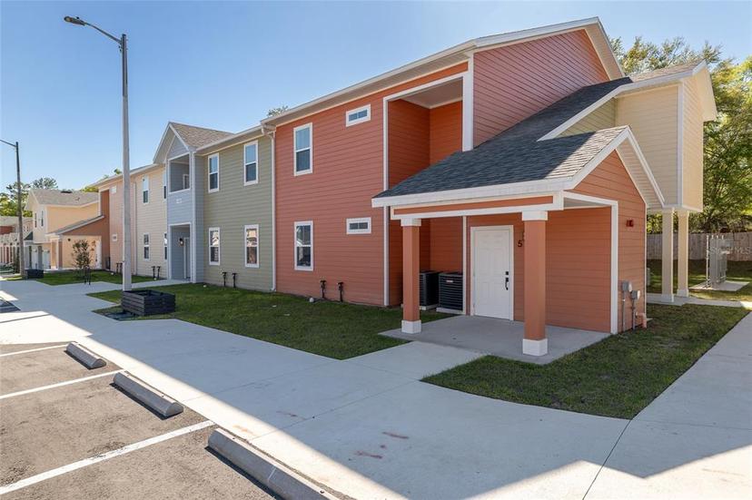 Picture of 1583 NW 29Th Road Unit 1, Gainesville FL 32605