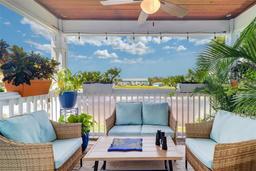 Picture of 151 Sea Horse Drive Se Unit H, St Petersburg, FL 33705