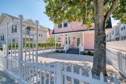 Picture of 963 Highland Avenue, Dunedin, FL 34698