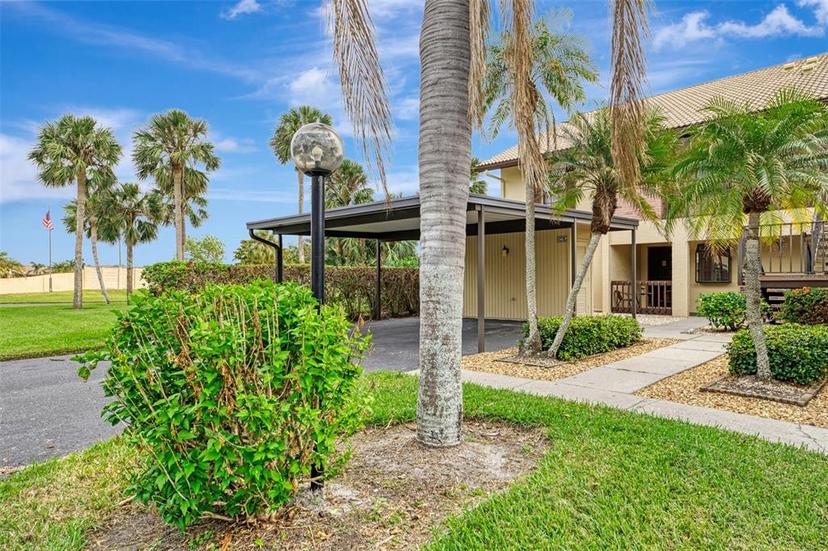 Picture of 340 Three Lakes Lane Unit O, Venice FL 34285