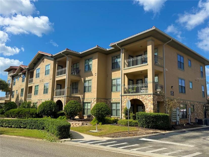 Picture of 907 Charo Parkway Unit 933, Davenport FL 33897