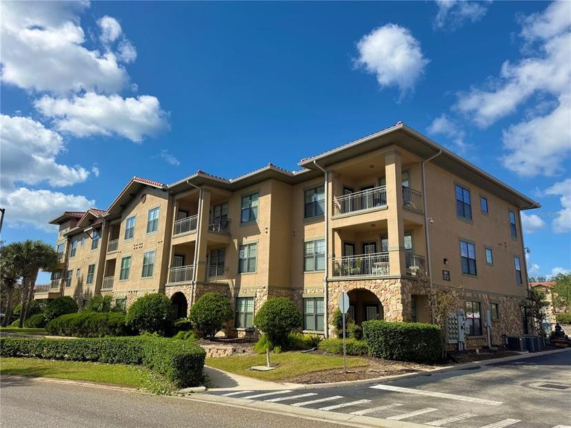 Picture of 907 Charo Parkway Unit 933, Davenport FL 33897
