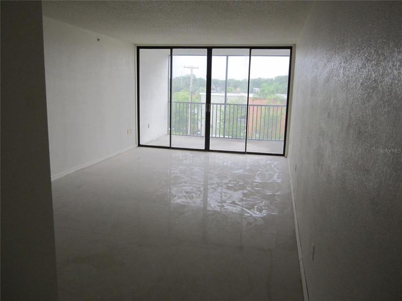 Picture of 2424 W Tampa Bay Boulevard Unit 107, Tampa FL 33607