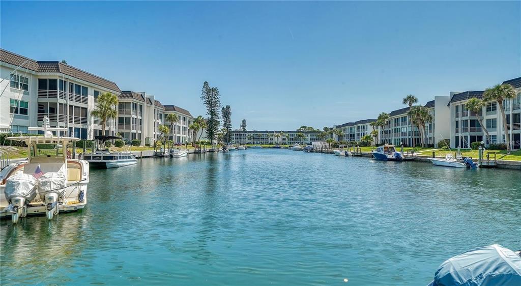 Picture of 4380 Exeter Drive Unit 303, Longboat Key, FL 34228