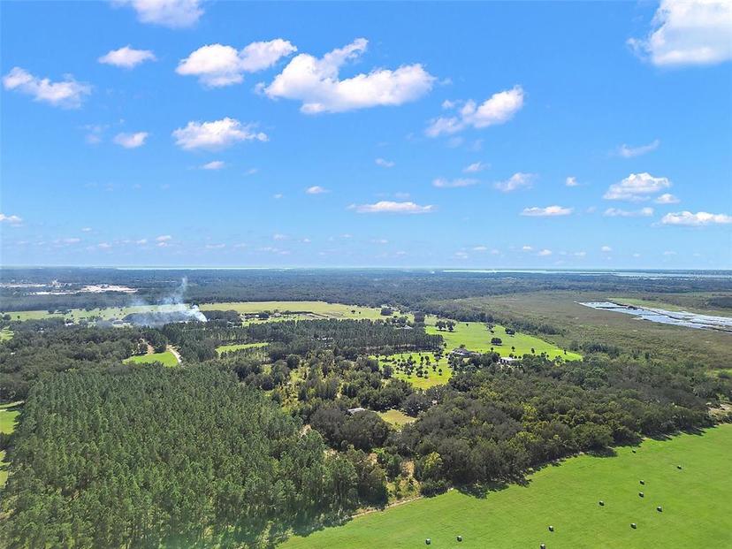 Picture of 11001 Mooncrest Lane, Leesburg FL 34788