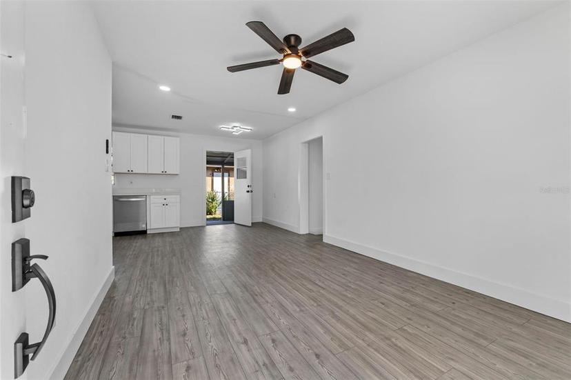 Picture of 541 E Lime Street, Tarpon Springs FL 34689