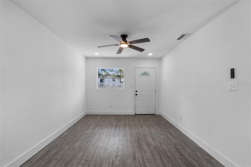 Picture of 541 E Lime Street, Tarpon Springs FL 34689