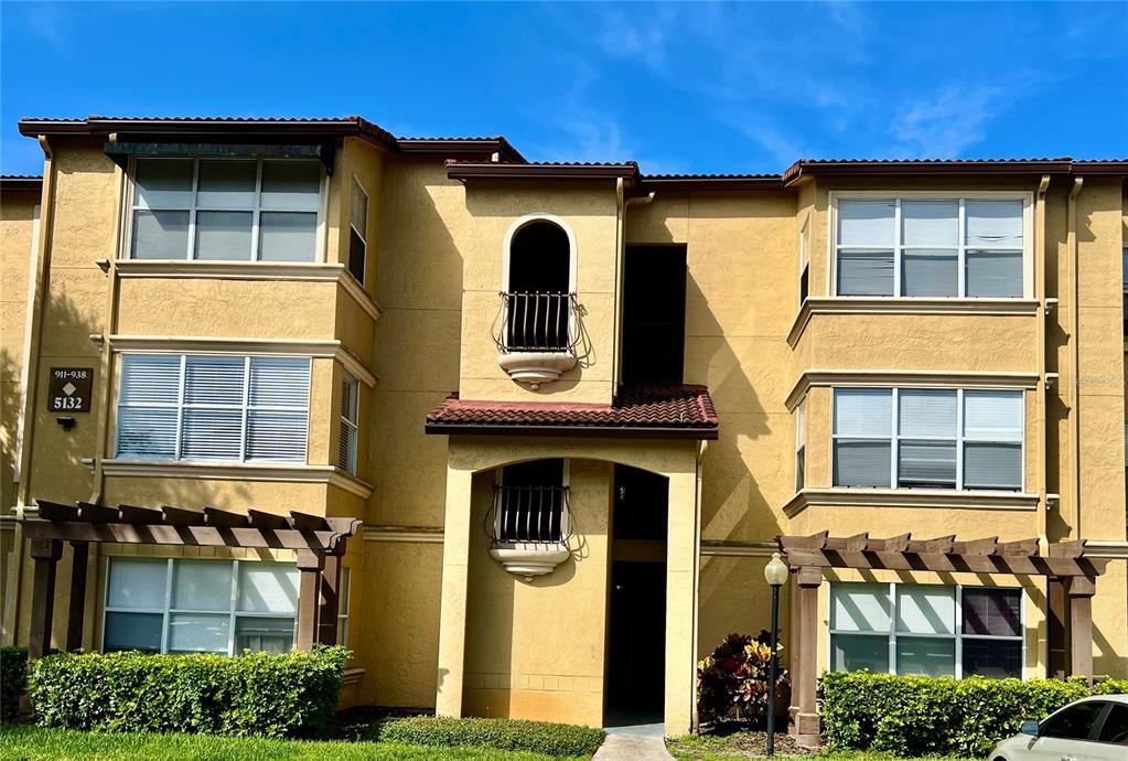 Picture of 5132 Conroy Road Unit 17, Orlando, FL 32811