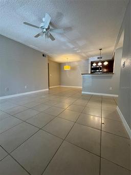 Picture of 5132 Conroy Road Unit 17, Orlando, FL 32811