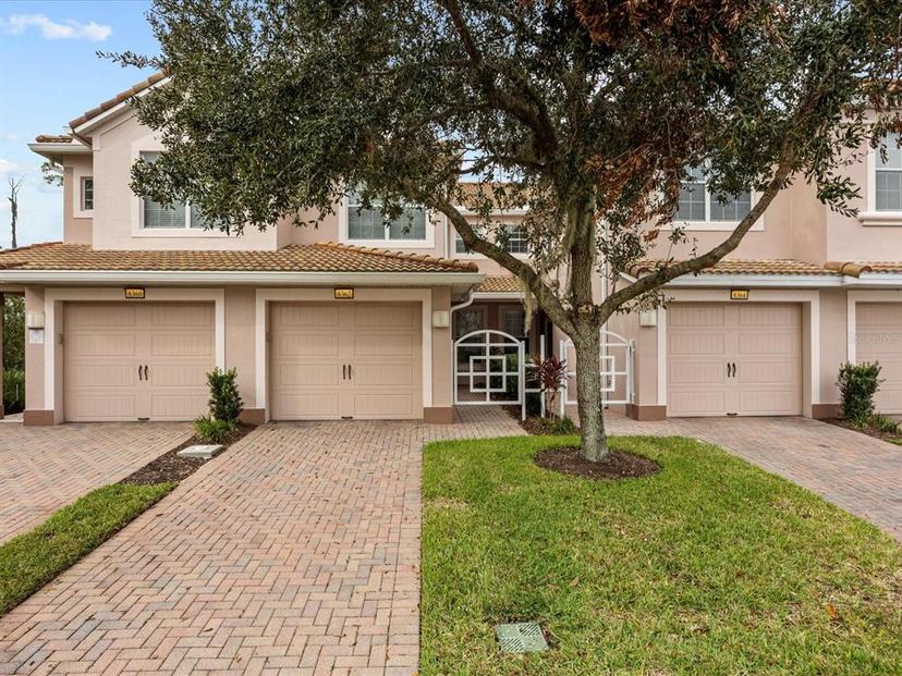 Picture of 8362 Bella Tierra Court, Davenport FL 33896