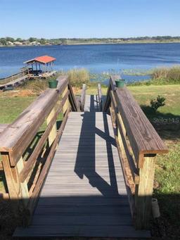 Picture of 1304 Kellogg Drive, Tavares, FL 32778