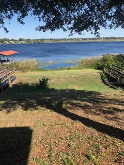 Picture of 1304 Kellogg Drive, Tavares, FL 32778